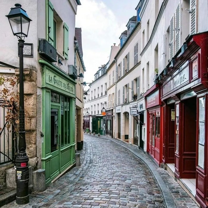 5 Charming and Pretty Streets in Paris