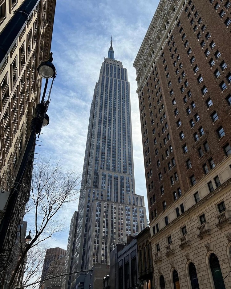 Discover the Empire State Building: The Ultimate Guide